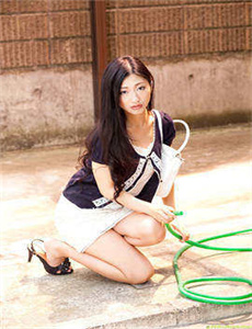 家里没人妈妈陪你做一次-麻生希快播